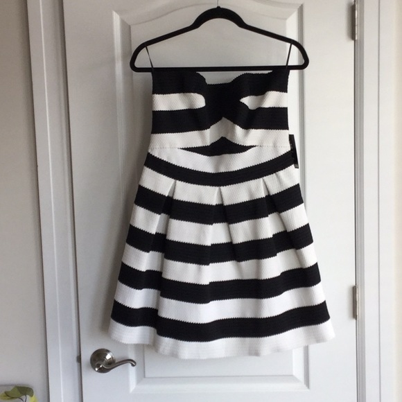 Black and White Strapless Dress - Picture 1 of 4